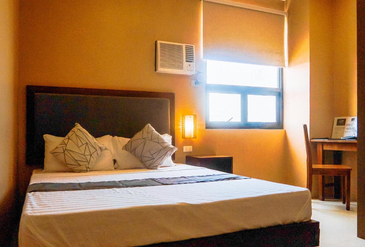 Reddoorz Plus @ Hotel Platinum Occidental Mindoro ซานโฮเซ ภายนอก รูปภาพ