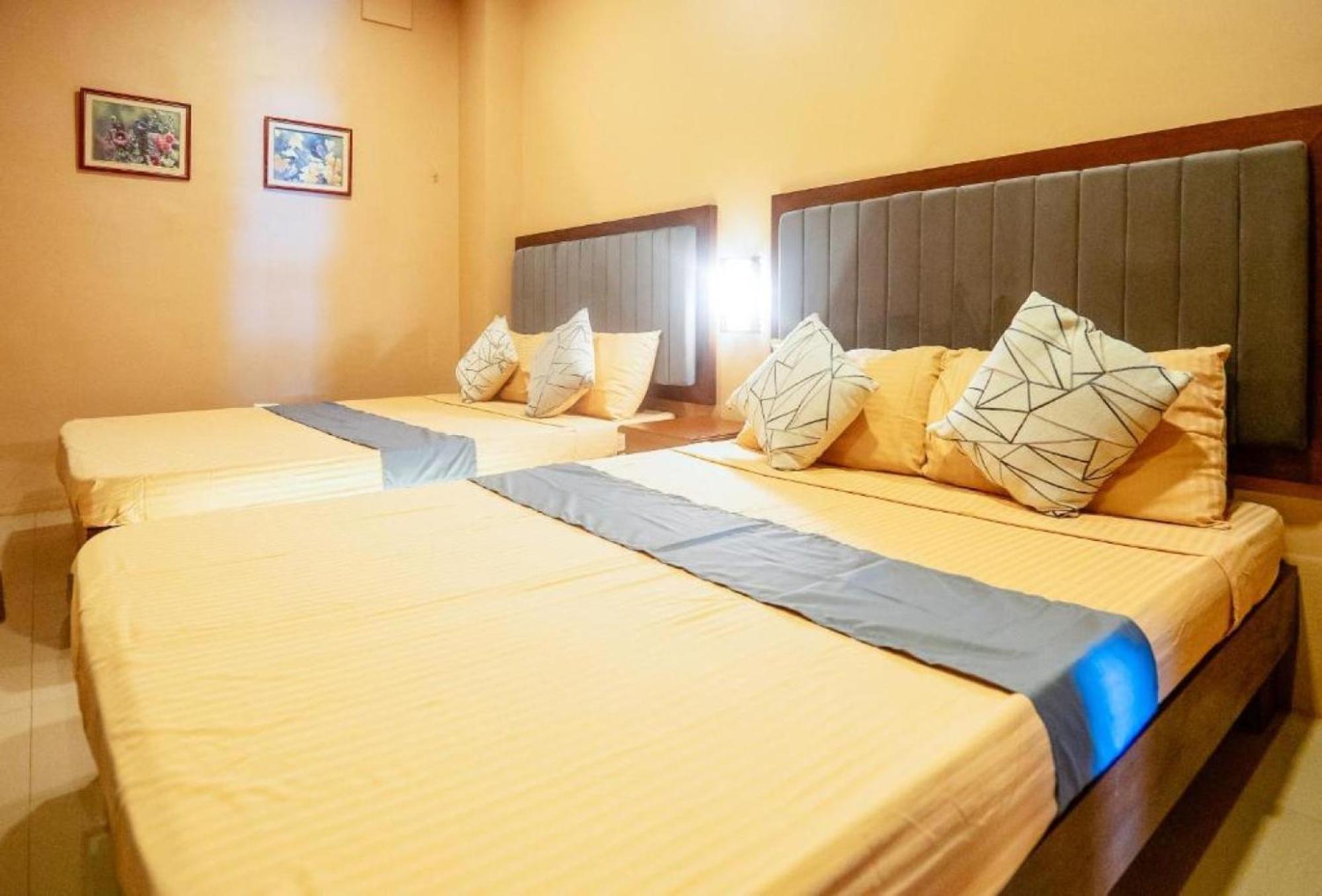 Reddoorz Plus @ Hotel Platinum Occidental Mindoro ซานโฮเซ ภายนอก รูปภาพ